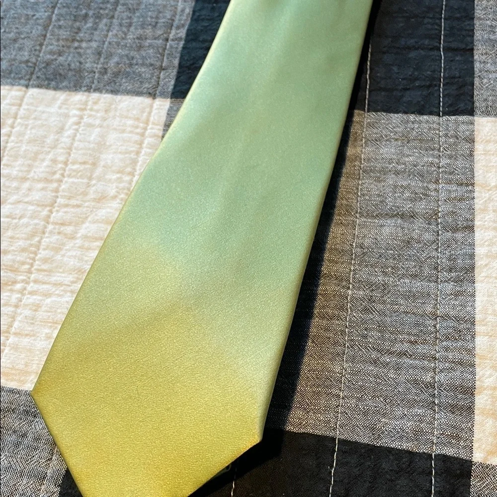 Arrow Light Green Tie
